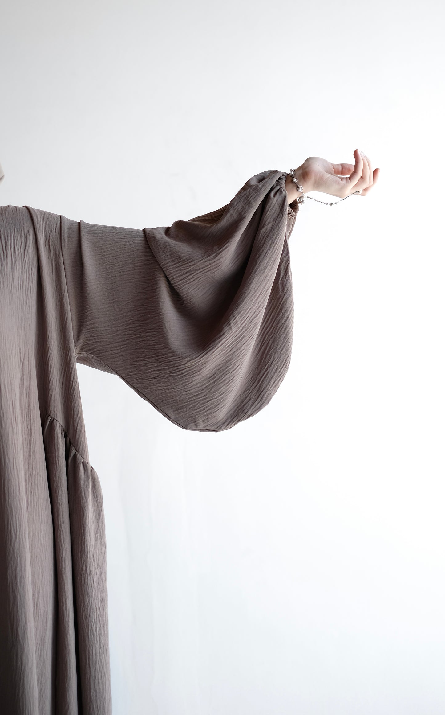 AFRAA ABAYA TAUPE